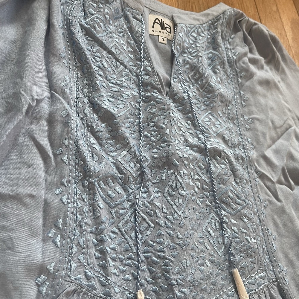 NWOT Womens Small Blue Embroidered Tunic Blouse Shirt Pullover Tassel Boho Flowy - Picture 5 of 14